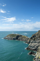 UK, Wales, Anglesey, Holy Island, cliff coast of South stack with lighthouse - ELF000532