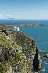 UK, Wales, Anglesey, Holy Island, cliff coast of South stack - EL000527