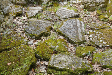 Türkei, Lykien, Lykische Küste, Demre, Olympos, Stücke eines antiken Mosaikbodens - SIE004515