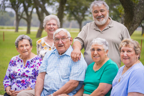 USA, Texas, Group foto of senior citizens at reunion meeting - ABAF001016