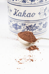 Cocoa powder with spoon and porcelain vessel - LVF000258