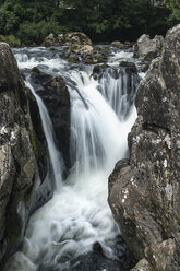 Großbritannien, Wales, Betws-y-Coed, Conwy Fluss Snowdonia National Park - ELF000574