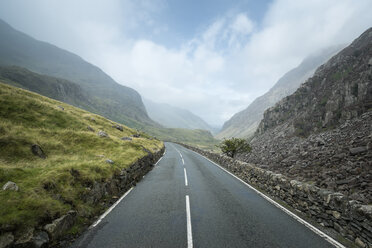 Großbritannien, Wales, Llanberis Pass im Snowdonia National Park - ELF000576