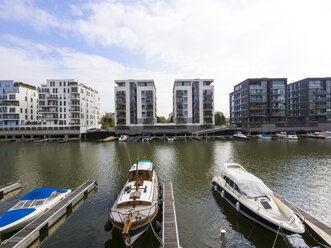 Germany, Hesse, Frankfurt, Modern luxury apartments at Westhafen - AM001005