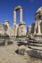 Türkei, Aydin, Ionien, Blick auf den Apollon-Tempel in der archäologischen Stätte von Didyma - ES000649