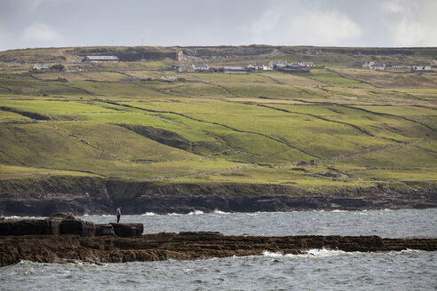 Irland, Grafschaft Clare, Küstenlandschaft bei Doolin - SR000359