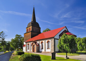 Schweden, Smaland, Kalmar laen, Vimmerby, Thunfisch, Blick auf die Kirche - BT000003