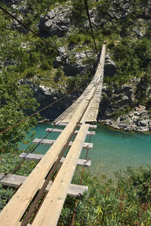 Montenegro, Drehbrücke über die Moraca-Schlucht zwischen Podgorica und Kolasin - ES000676