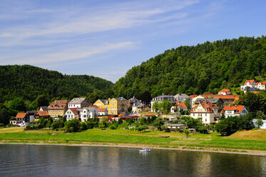 Deutschland, Sachsen, Bad Schandau, Fluss Elbe - BTF000110