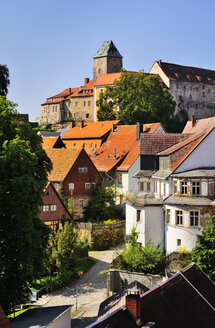 Germany, Saxony, Hohnstein, Townscape with Hohnstein Castle - BT000263