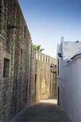Spain, Andalusia, Vejer de la Frontera, city wall - KBF000020