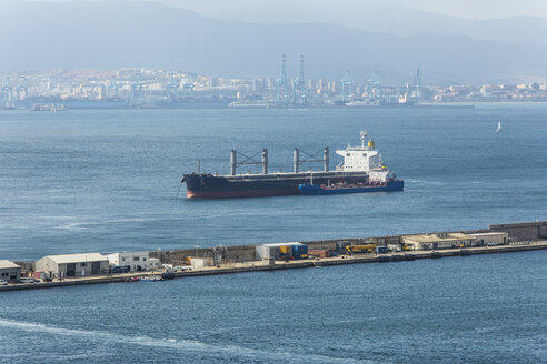 Spanien, Andalusien, Algeciras, Öltanker in der Bucht von Gibraltar - KB000014