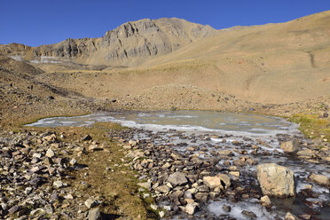 Iran, Alborz Mountains, Takht-e Suleyman Massif, Frozen lake - ES000685