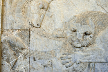Iran, Achämenidische Ausgrabungsstätte Persepolis, Stier- und Löwenbasrelief am Apadana-Palast - ES000684