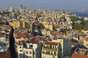Türkei, Istanbul, Blick vom Galata-Turm über Beyoglu und Bosporus - ES000697