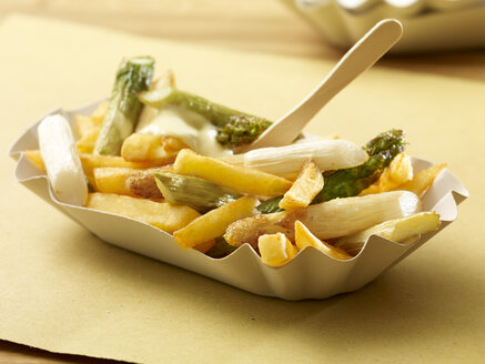 Deep-fried green and white asparagus with French fries - SRSF000308