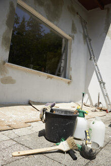 Materialien für die Reparatur von Terrasse und Fassade eines Hauses - SRSF000241