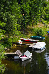 Germany, Saxony, Dippoldiswalde, Boats on Malter Dam - BT000255