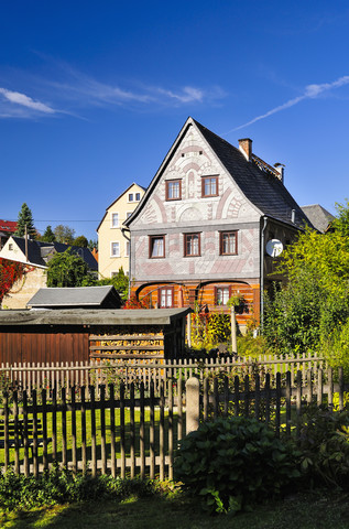 Deutschland, Sachsen, Hinterhermsdorf, Historisches Haus in der Oberlausitz, lizenzfreies Stockfoto
