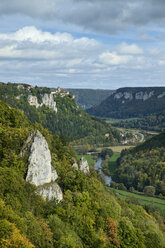 Deutschland, Baden Württemberg, Blick vom Eichfelsen auf das Donautal - ELF000592