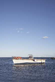 Italien, Sardinien, Motorboot auf dem Adriatischen Meer - PDF000593