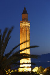 Türkei, Antalya, Blick auf das Minarett von Yivili - SIEF004640