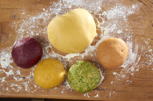 Colorful pasta dough - SRSF000390