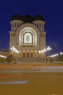 Rumänien, Crisana, Arad, Orthodoxe Kathedrale bei Nacht - GF000290