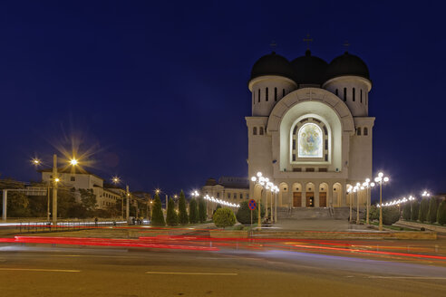 Rumänien, Crisana, Arad, Orthodoxe Kathedrale bei Nacht - GF000291