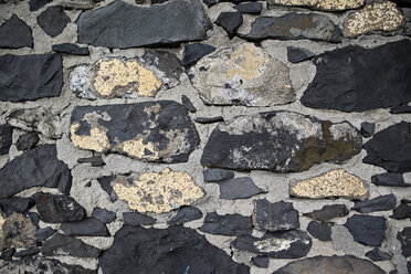 Portugal, Madeira, Funchal, Nahaufnahme einer Steinmauer - VTF000045