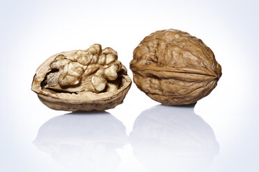 Walnut halves, close up - STKF000604