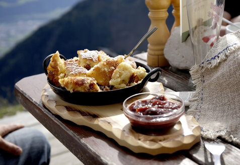 Austria, Tyrol, Karwendel mountains, Kaiserschmarrn with fruit sauce - TKF000216