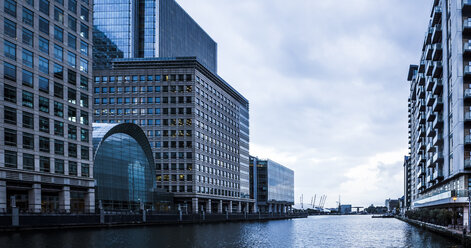 UK, London, Docklands, buildings at financal district - DISF000201