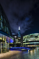 UK, London, Blick auf das Rathaus und The Shard - DISF000171