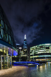 UK, London, view to city hall and The Shard - DISF000171