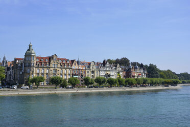 Deutschland, Baden-Württemberg, Constanze, Promenade am Bodensee - AXF000547