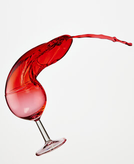 Rotwein im Weinglas - AKF000248