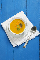 Creamed pumpkin soup in bowl - MAEF007379