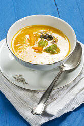 Creamed pumpkin soup in bowl - MAEF007380