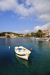 Croatia, Cavtat, Boat in harbour bay - MSF003019