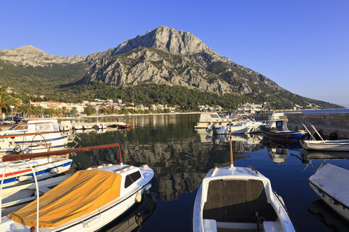 Kroatien, Gradac, Fischerboote im Hafen - MS003085