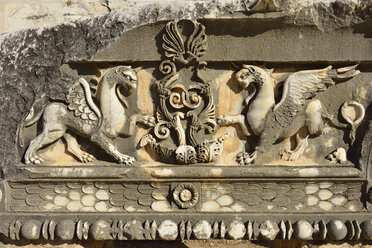 Türkei, Aydin, Marmorfries mit geflügelten Löwen im antiken Apollon-Tempel, archäologische Stätte von Didyma - ES000752