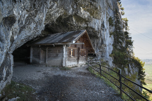 Schweiz, Kanton Appenzell-Innerrhoden, Eremitage vor der Bärenhöhle neben dem Wildkirchli - EL000643
