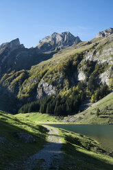 Schweiz, Kanton Appenzell Innerrhoden, Seealpsee im Herbst - ELF000647