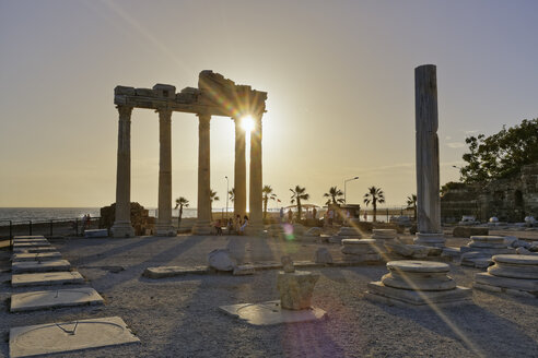 Türkei, Side, Apollo-Tempel bei Sonnenuntergang - SIE004699