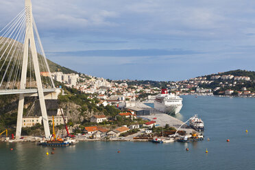 Kroatien, Dubrovnik, Blick auf die Franio Tudjman-Brücke - AM001331