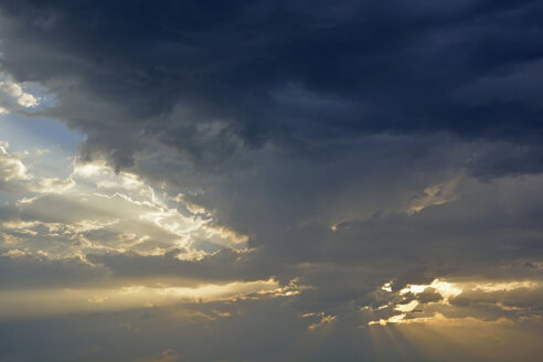 Wolken und Sonnenuntergang - AXF000597
