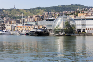 Italien, Genua, Glaskugel La Biosfera in Porto Antico - AM001378