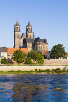 Germany, Saxony-Anhalt, Magdeburg, Cityscape with River Elbe, Fuerstenwall and cathedral - WDF002078