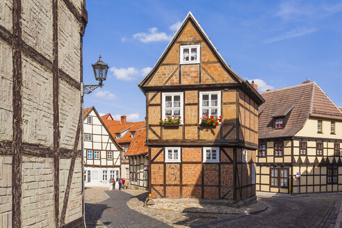 Germany, Saxony-Anhalt, Quedlinburg, Timber-framed houses at Finkenherd - WDF002090